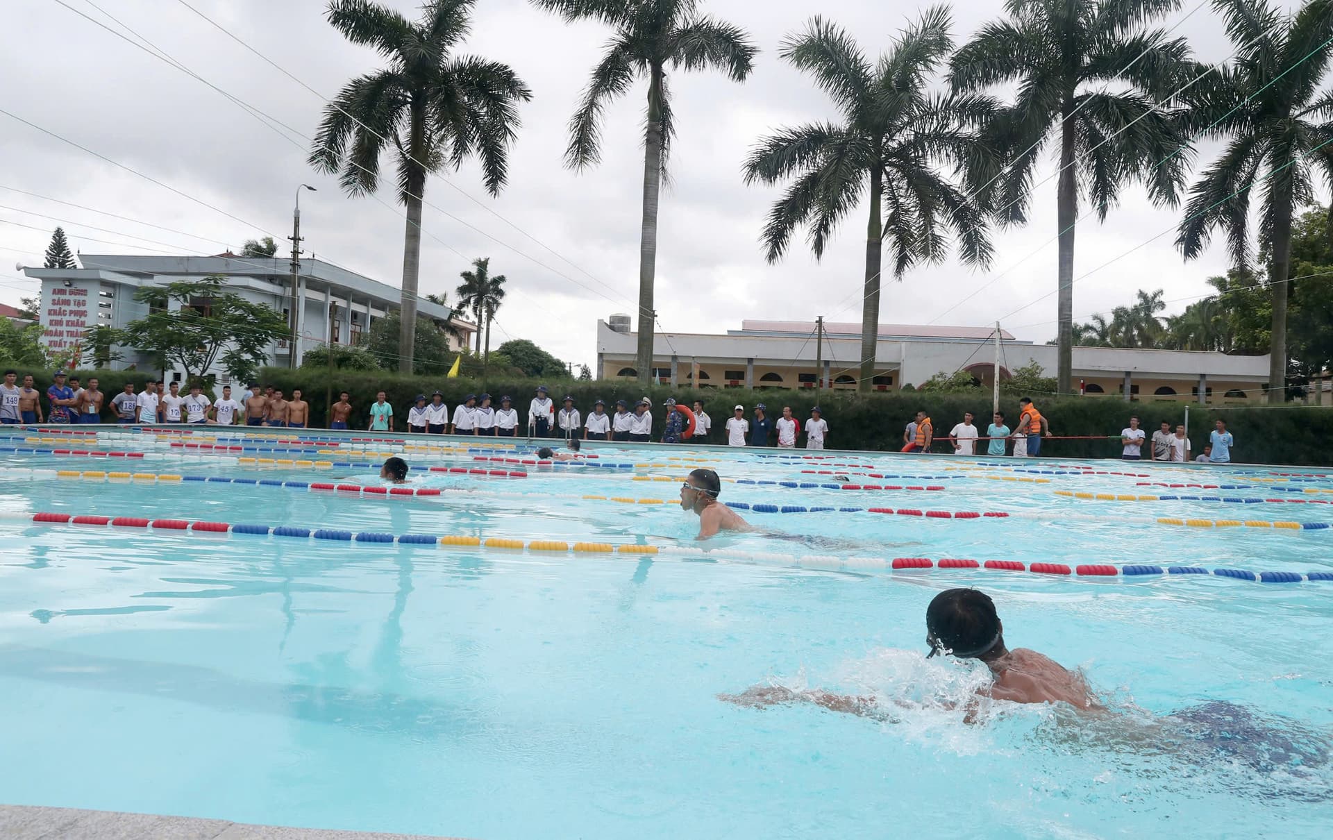Nỗ lực giành thành tích cao trong hội thao