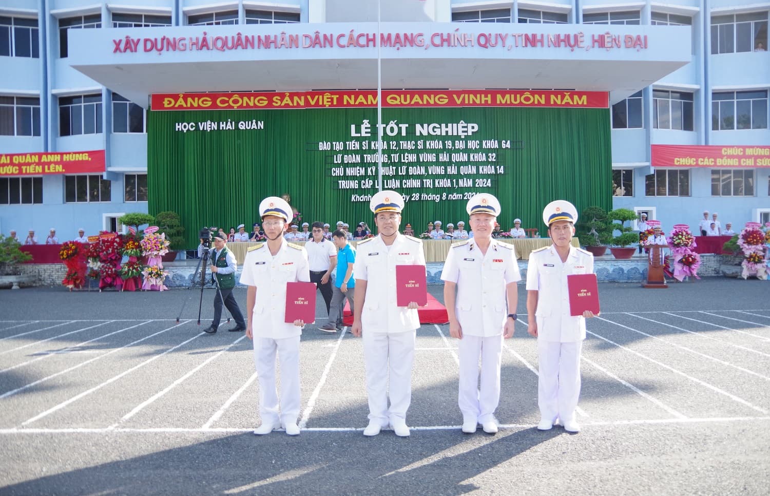 Học viện Hải quân: Lễ tốt nghiệp cho học viên các khóa đào tạo năm 2024