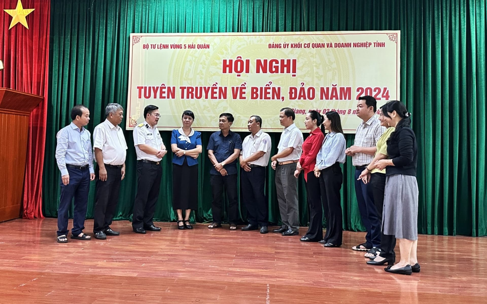 Hơn 3.600 người tại An Giang nghe thông tin về biển, đảo
