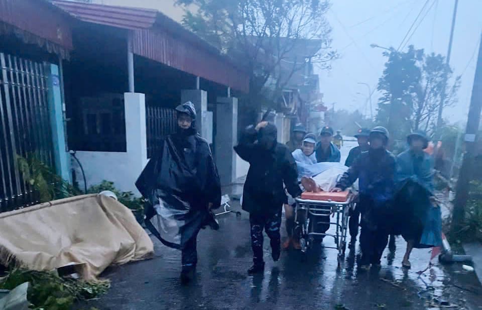 Viện Y học Hải quân bảo đảm tốt công tác khám chữa bệnh và khắc phục hậu quả bão số 3