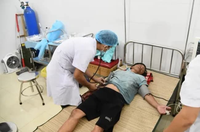 Bệnh xá đảo Sơn Ca cấp cứu ngư dân bị bệnh trên biển