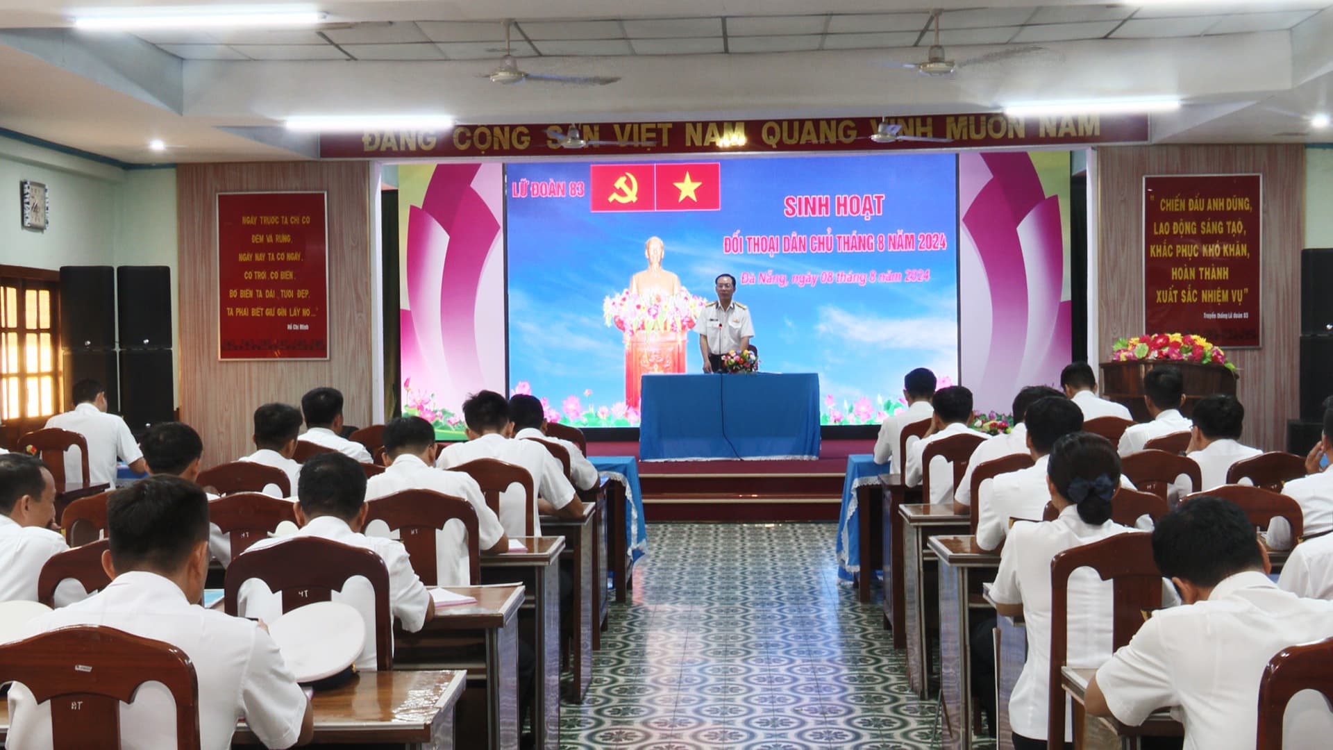 Đối thoại dân chủ-chìa khóa xây dựng mối đoàn kết trong đơn vị