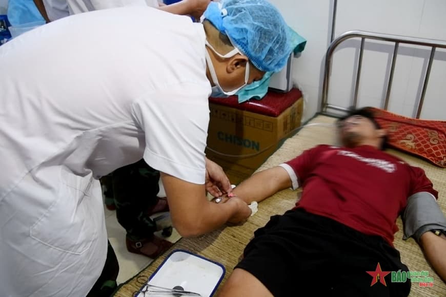 Bệnh xá đảo Sơn Ca cấp cứu kịp thời bệnh nhân giảm áp cấp tính