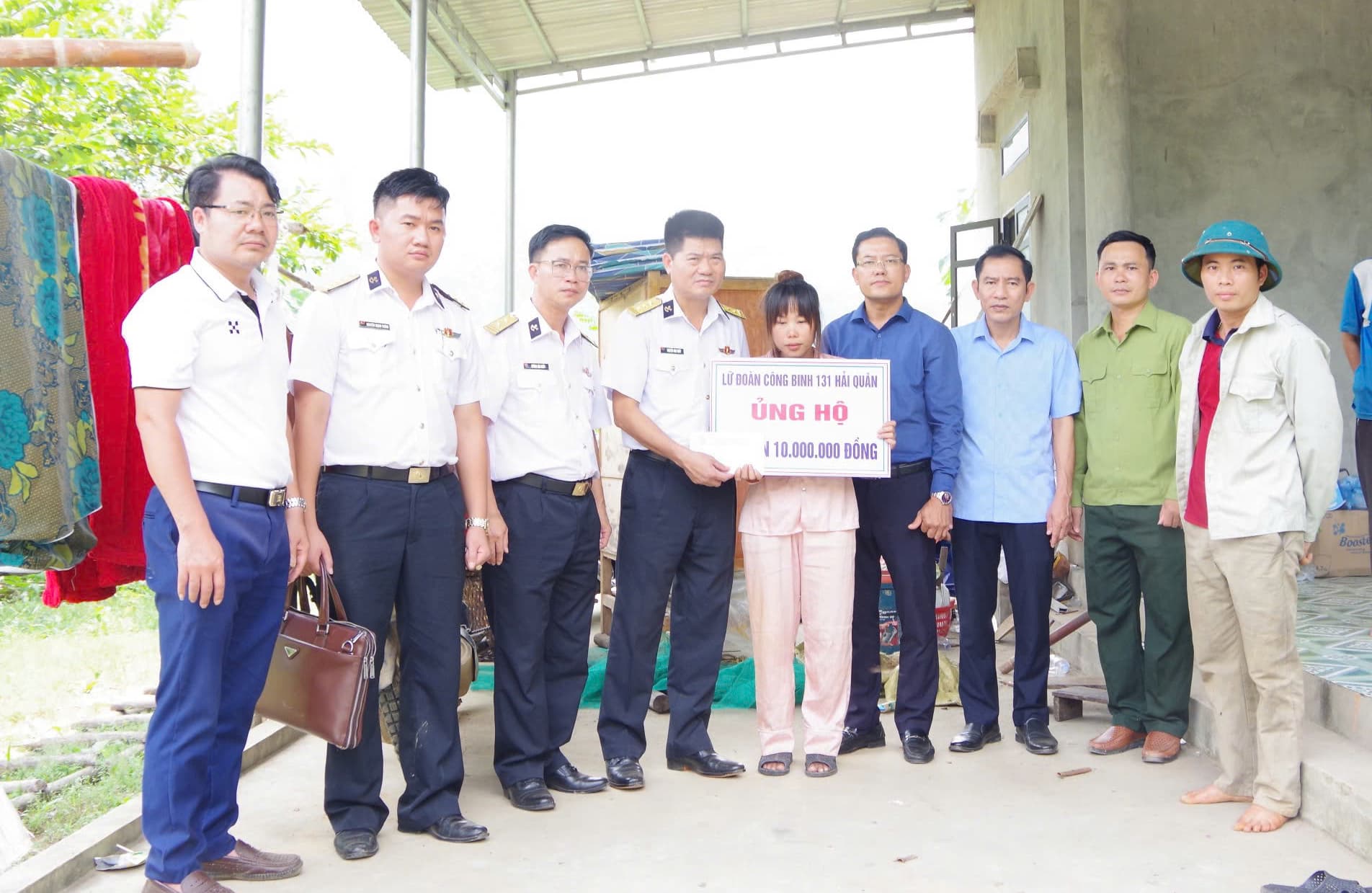 Cán bộ, chiến sĩ Lữ đoàn 131 hướng về đồng bào vùng lũ Lào Cai