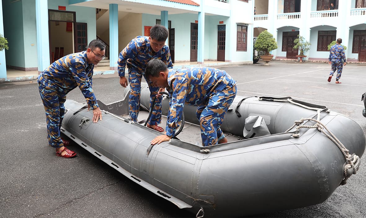 Lữ đoàn Đặc công Hải quân 126 tham gia tìm kiếm nạn nhân mất tích tại cầu Phong Châu