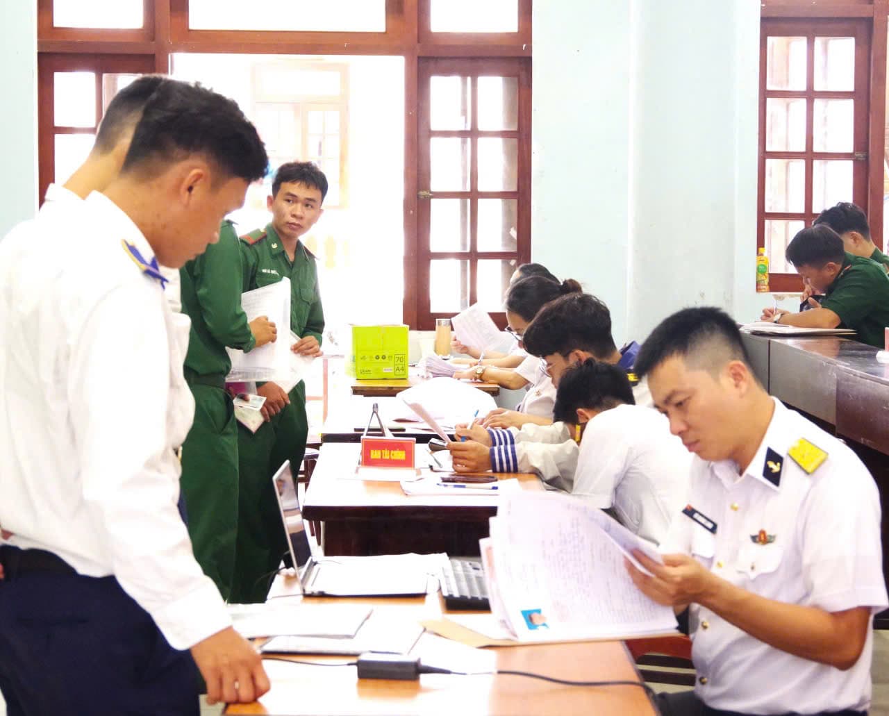 Trường Cao đẳng Kỹ thuật Hải quân tiếp nhận học viên trúng tuyển năm 2024