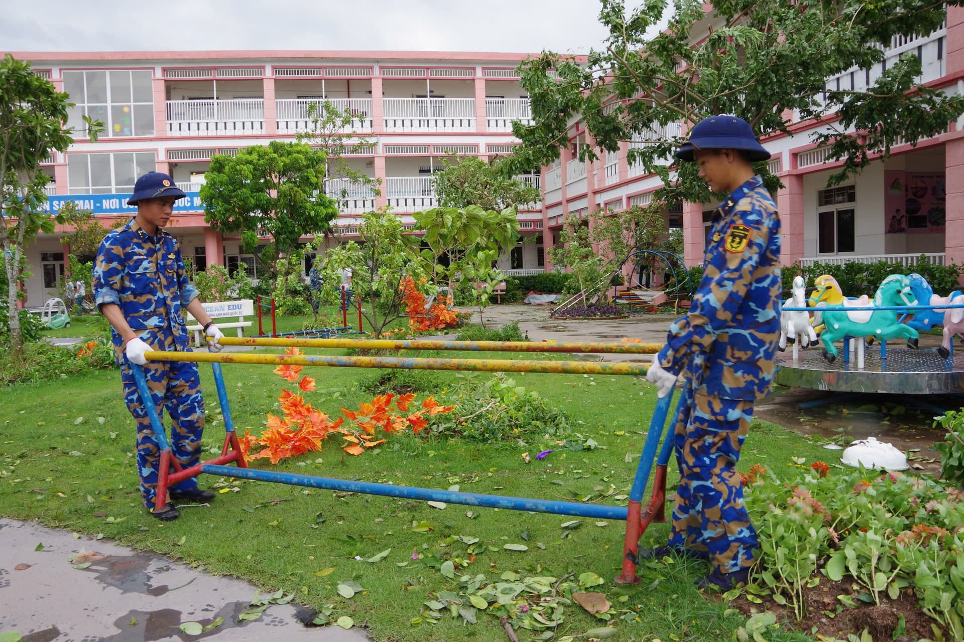 Lữ đoàn 131: Khẩn trương giúp dân khắc phục hậu quả bão số 3