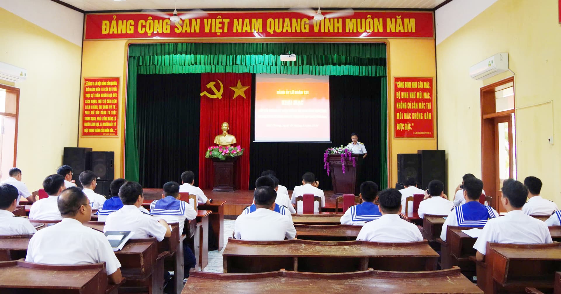 Đảng ủy Lữ đoàn 131: Bồi dưỡng lý luận chính trị cho đảng viên mới và đối tượng kết nạp đảng