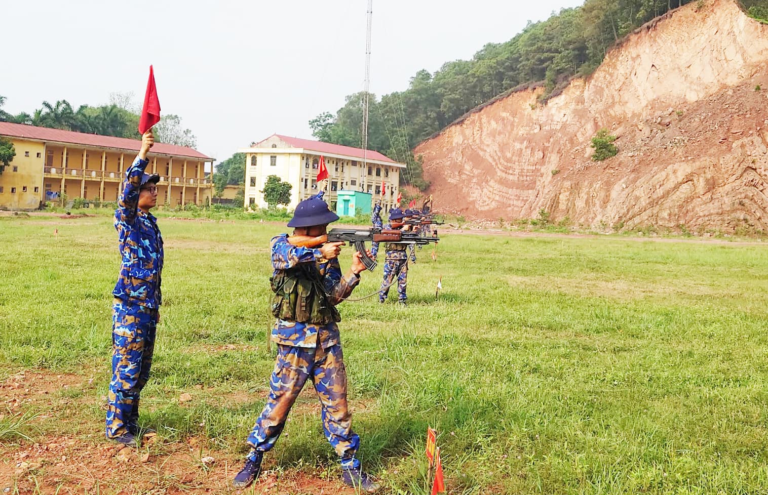 Tiểu đoàn 158 bắn tập tổng hợp cho chiến sĩ mới