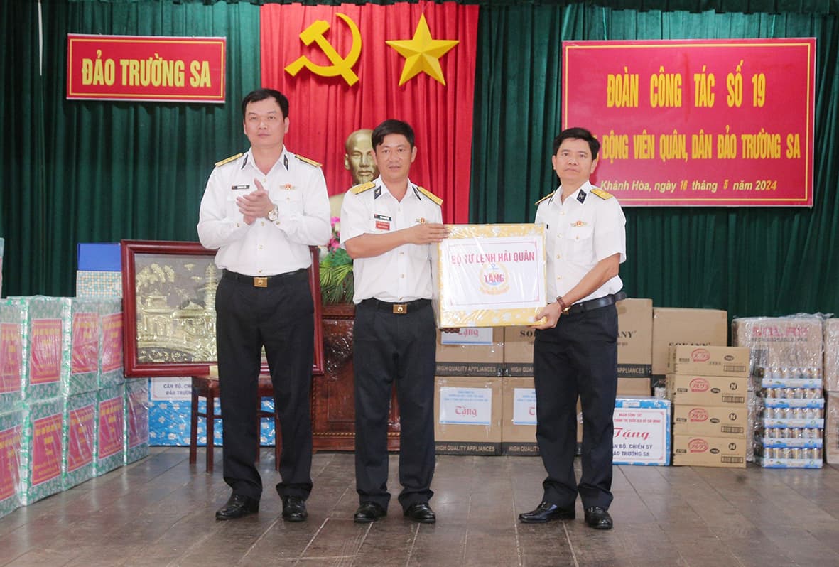 Đoàn công tác số 19 hoàn thành đợt công tác tại huyện đảo Trường Sa và Nhà giàn DK1