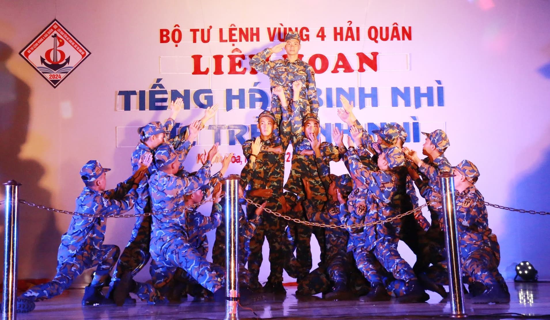 Liên hoan văn nghệ “Sức trẻ binh nhì”