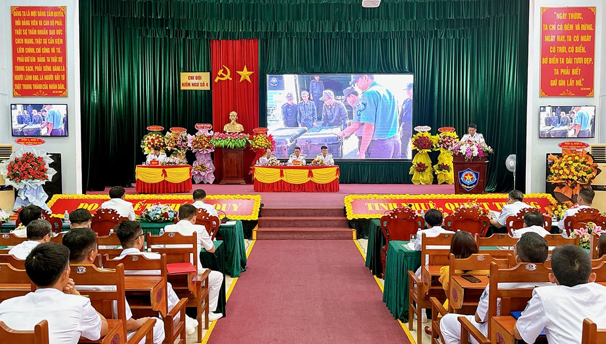 Chi đội Kiểm ngư số 4 khen thưởng 18 tập thể, cá nhân thực hiện tốt phong trào thi đua