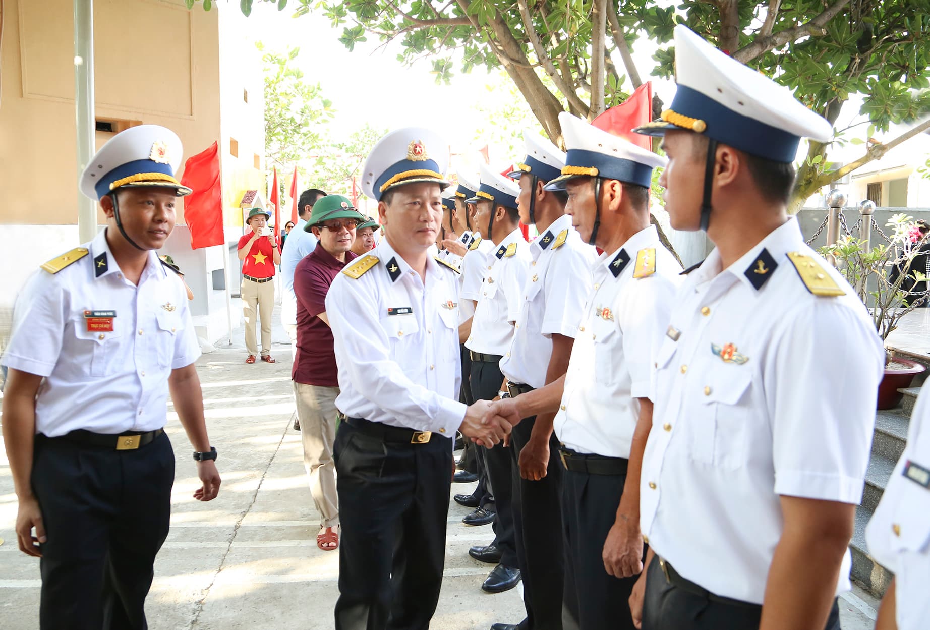 Đoàn công tác của Ủy ban Trung ương MTTQ Việt Nam thăm huyện đảo Trường Sa, Nhà giàn DK1