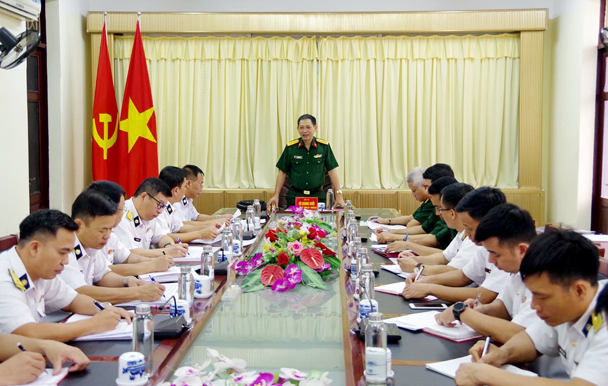 Trường Sĩ quan Thông tin làm việc với Lữ đoàn 602