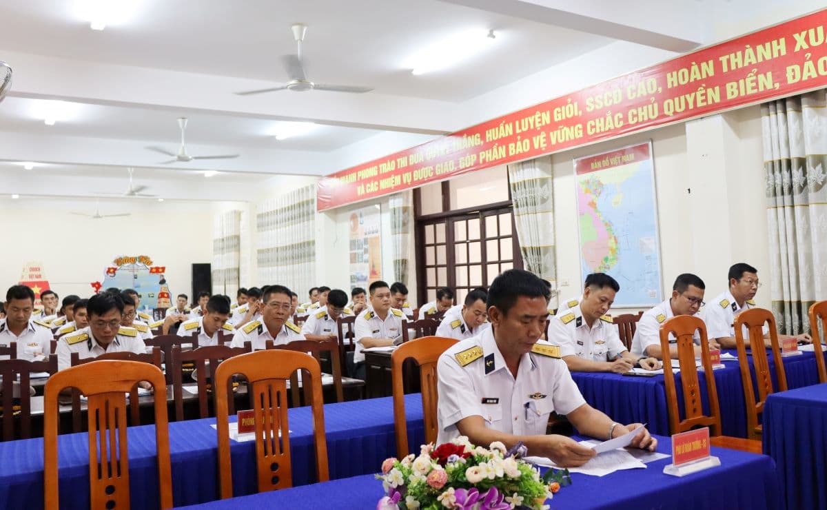 Lữ đoàn 955 phát động phong trào thi đua bảo đảm trật tự an toàn giao thông năm 2024