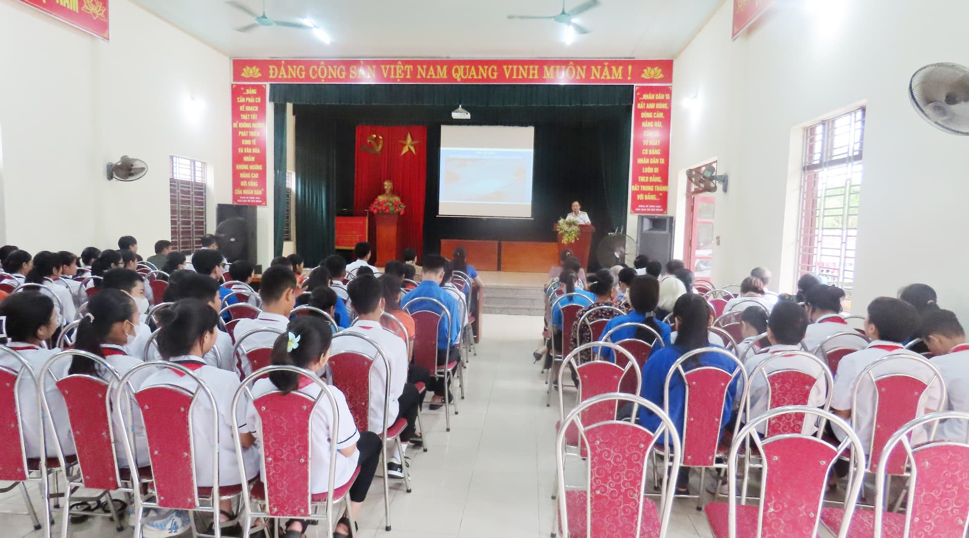 Lữ đoàn 679 đẩy mạnh công tác thông tin về biển, đảo