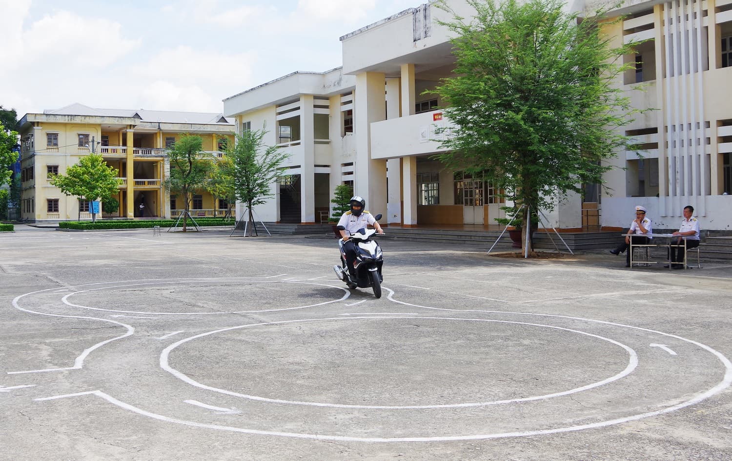 Kiểm tra nhận thức, kiến thức pháp luật về trật tự, an toàn giao thông