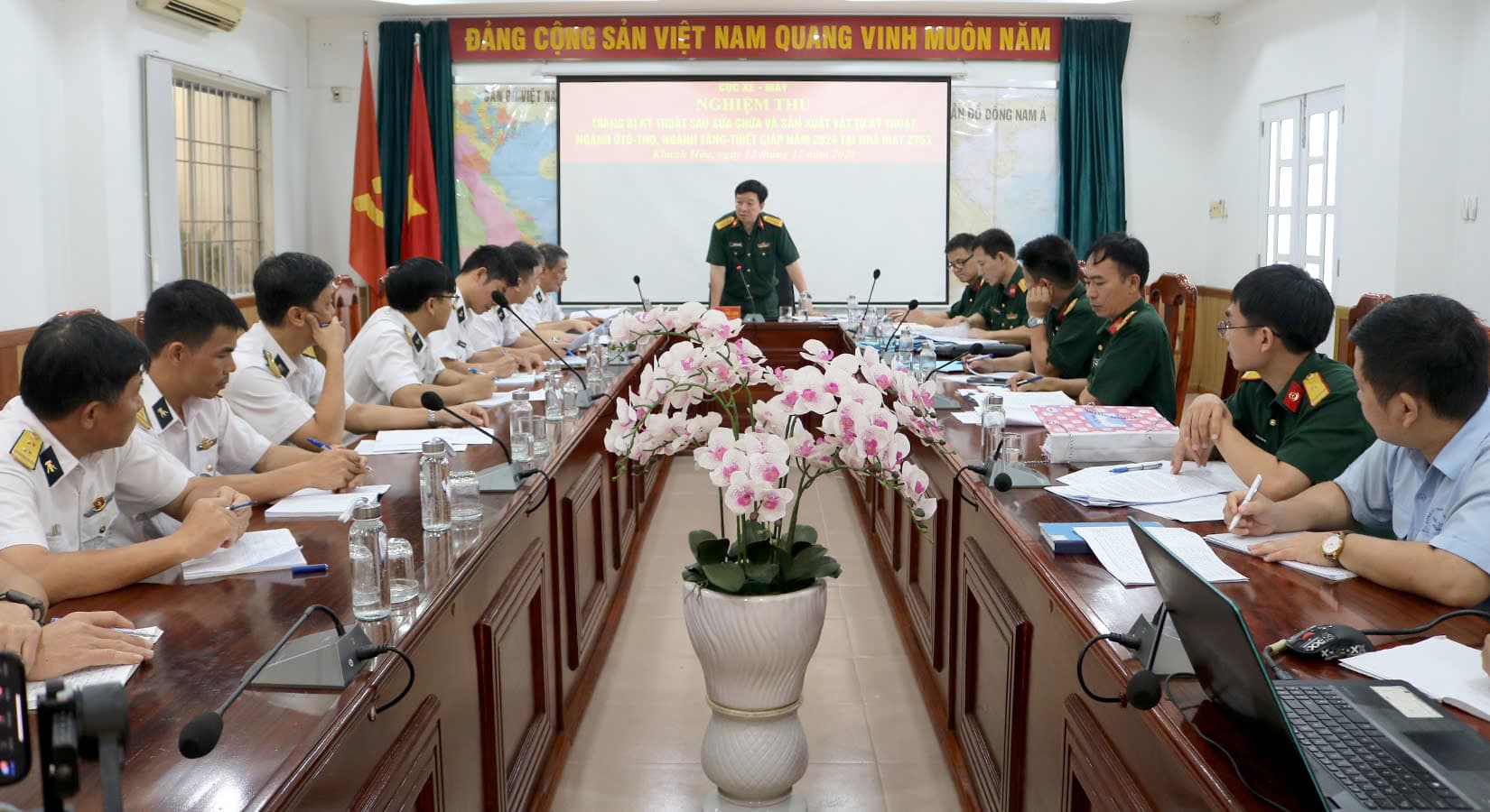 Nghiệm thu xe ô tô - trạm nguồn điện và vật tư kỹ thuật tại Nhà máy Z753