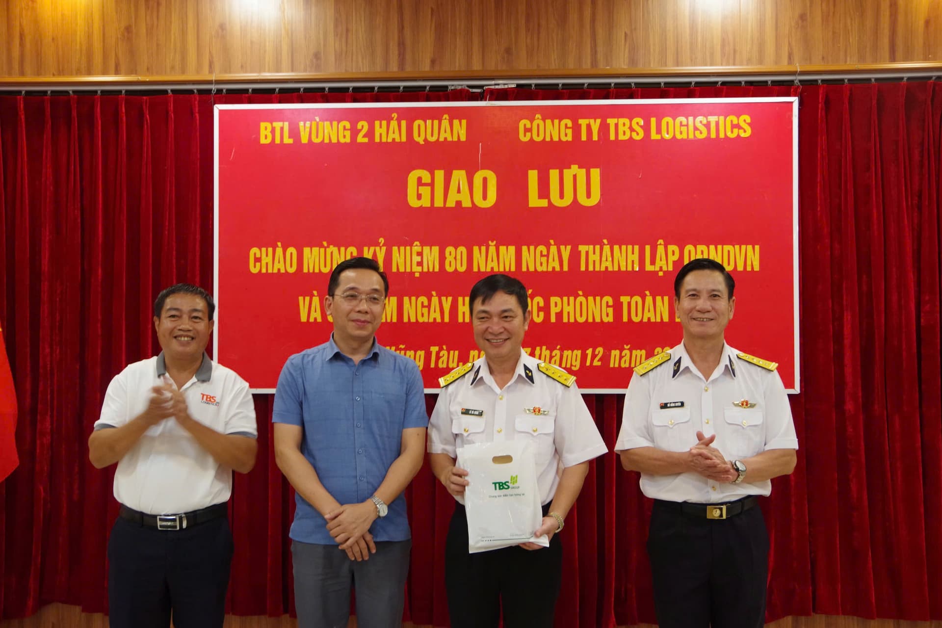 Tập đoàn TBS Group thăm, giao lưu với cán bộ, chiến sĩ Vùng 2