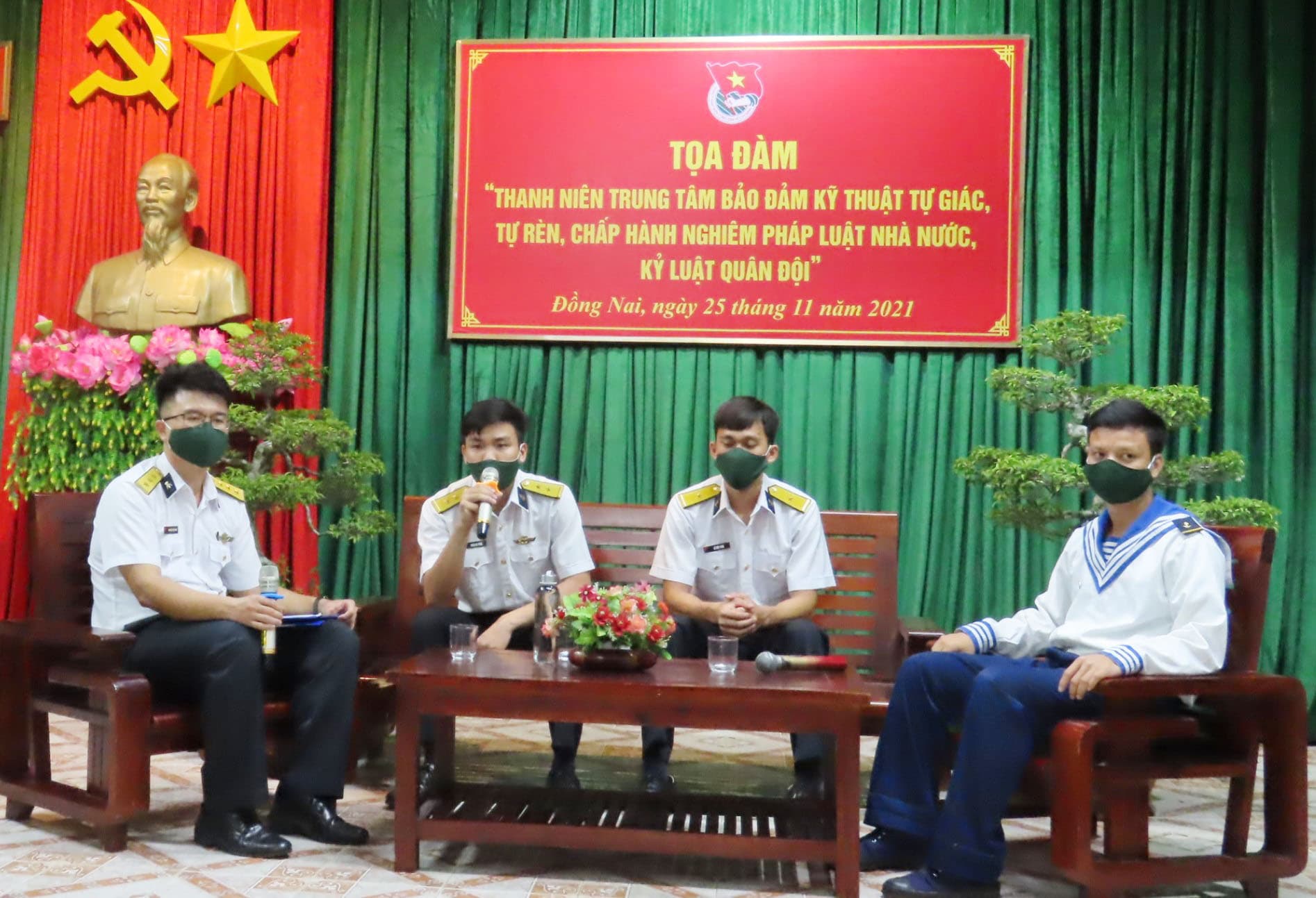 Tọa đàm “Thanh niên Trung tâm Bảo đảm kỹ thuật tự giác, tự rèn, chấp hành nghiêm pháp luật Nhà nước, kỷ luật Quân đội”