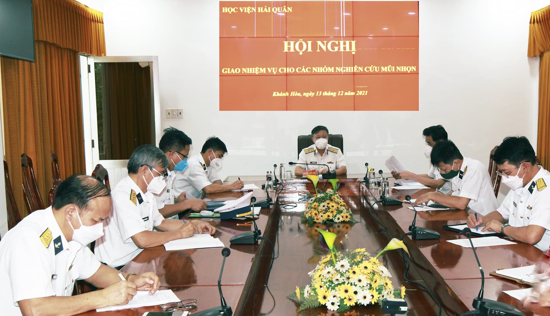 Hội nghị giao nhiệm vụ cho các nhóm nghiên cứu mũi nhọn