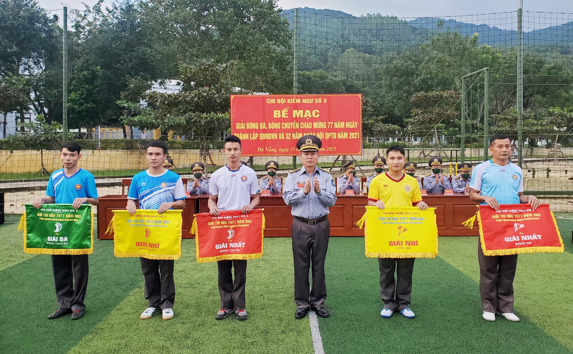 Chi đội Kiểm ngư số 3 thi đấu thể thao chào mừng kỷ niệm 77 năm Ngày thành lập Quân đội nhân dân Việt Nam