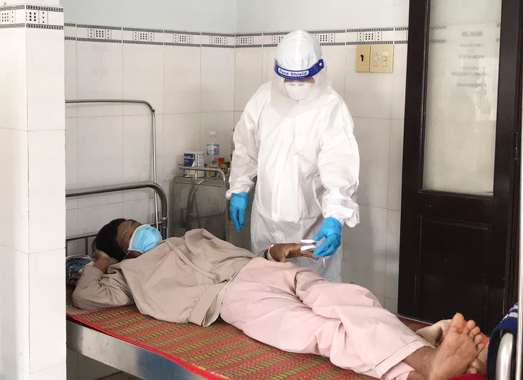 Vùng 4 kịp thời giúp đỡ nhân dân huyện đảo Phú Quý chống dịch Covid-19