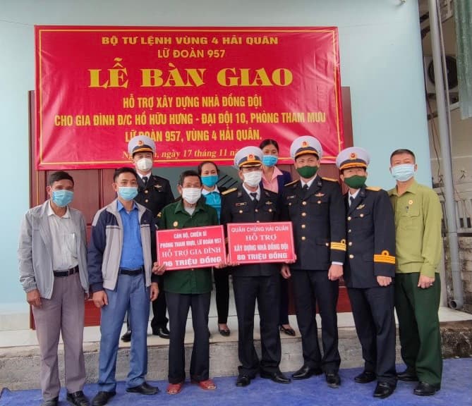 Lữ đoàn 957 bàn giao nhà đồng đội tại Nghệ An