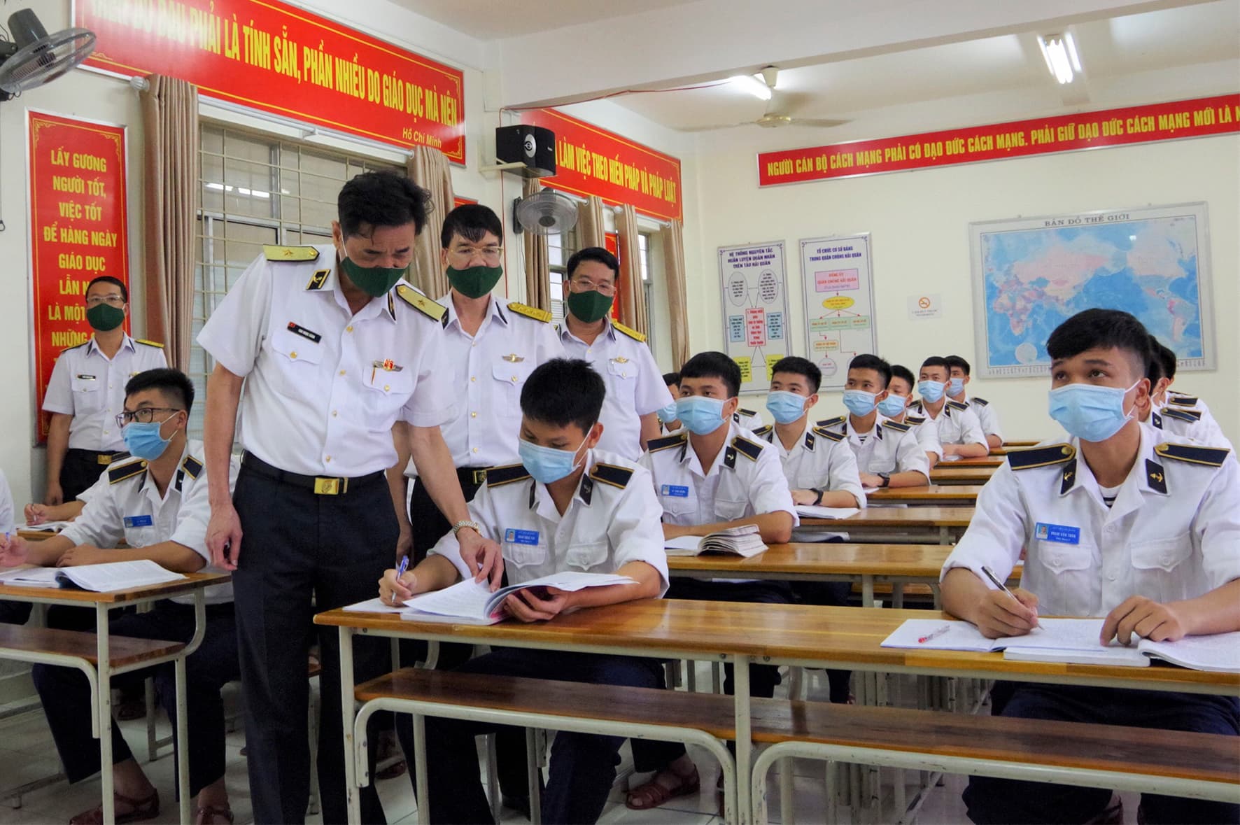 Thi đua dạy tốt học tốt ở Học viện Hải quân