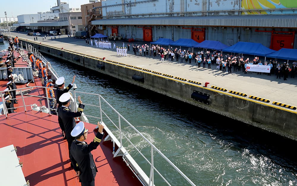 Tàu 015-Trần Hưng Đạo thăm thành phố Saikai