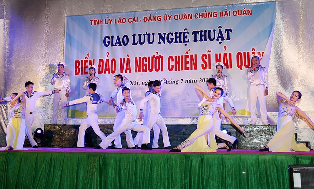 Giao lưu nghệ thuật “Biển, đảo và Người chiến sĩ Hải quân”