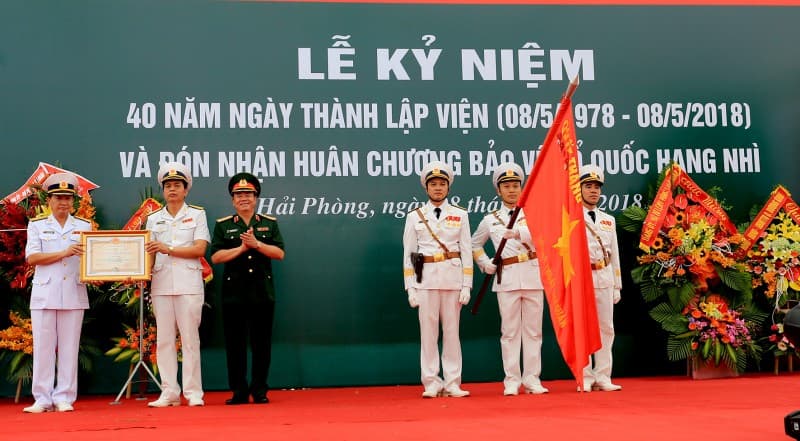 Viện Kỹ thuật Hải quân đón nhận Huân chương Bảo vệ Tổ quốc hạng Nhì