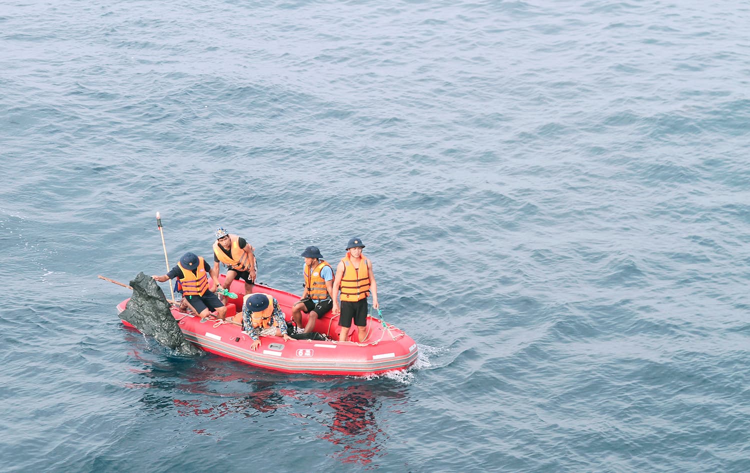 Tìm được thêm một thi thể ngư dân Tàu NA 95899 TS