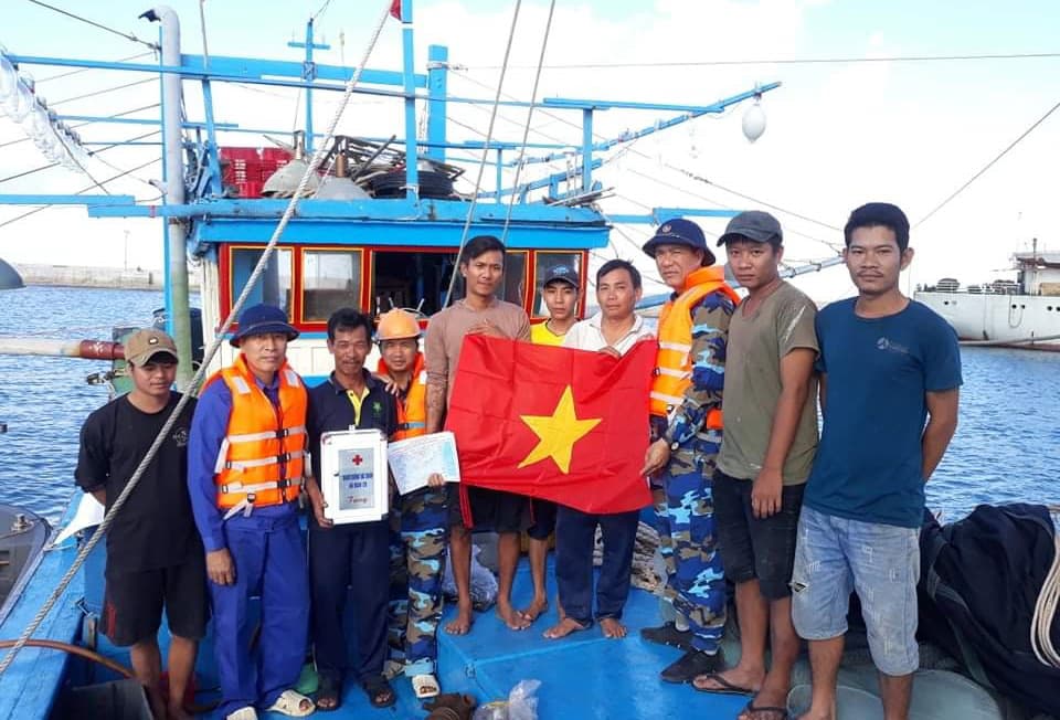 Trung tâm Hậu cần-Kỹ thuật thị trấn Trường Sa: Sửa chữa thành công cho tàu cá gặp sự cố trên biển