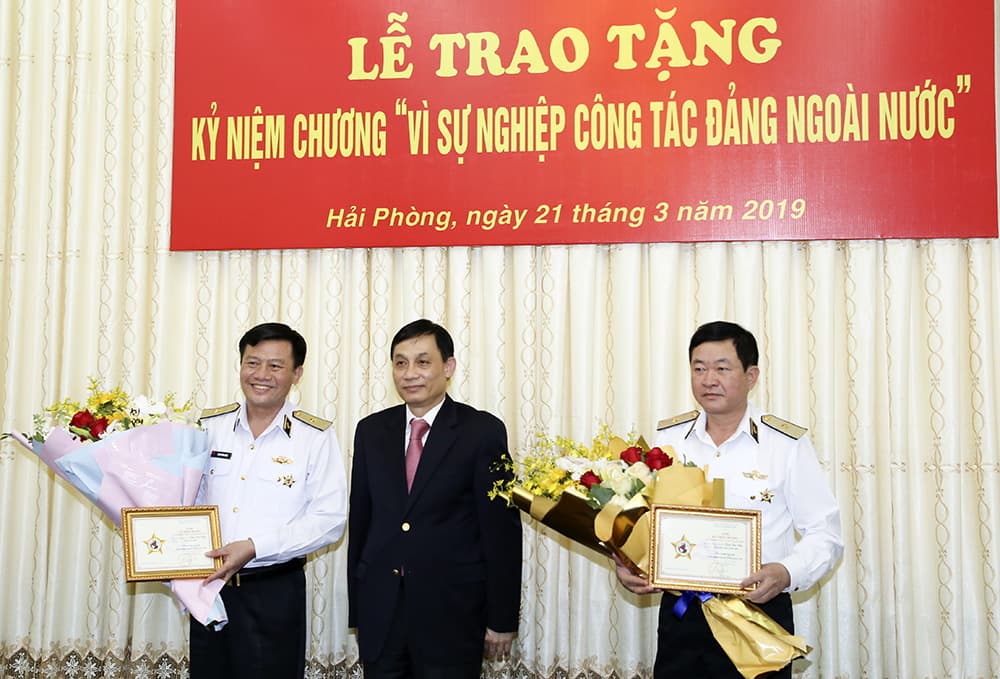 Đảng ủy Ngoài nước làm việc với Bộ Tư lệnh Hải quân