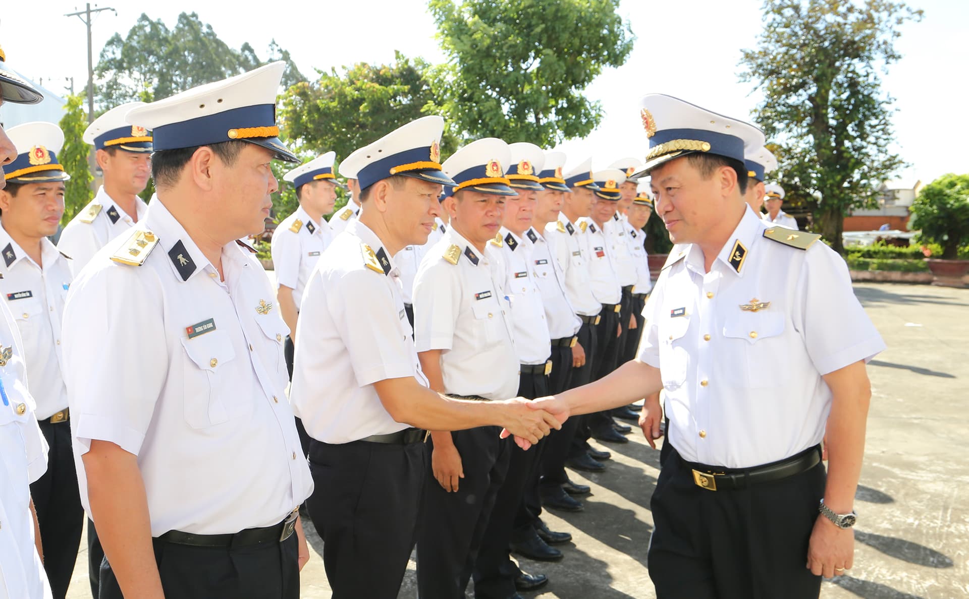 Chính ủy Hải quân: Thăm, làm việc tại Nhà máy X55, Cục Kỹ thuật Hải quân