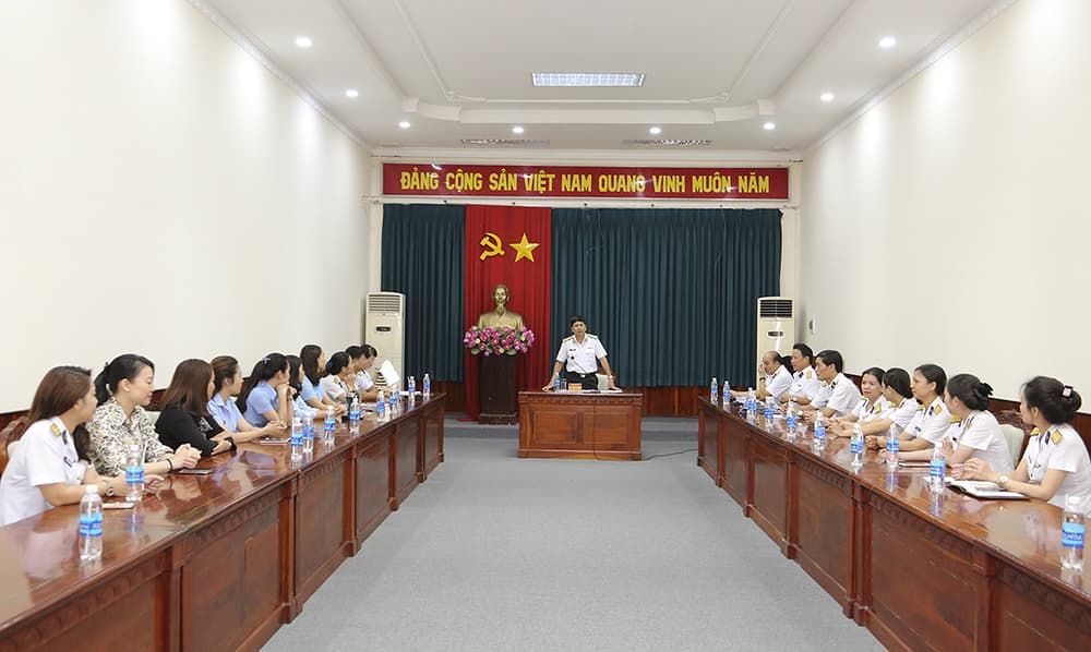 Thủ trưởng Cục Chính trị gặp gỡ, giao nhiệm vụ cho đội tham gia Liên hoan tuyên truyền viên giỏi Phụ nữ Quân đội năm 2019