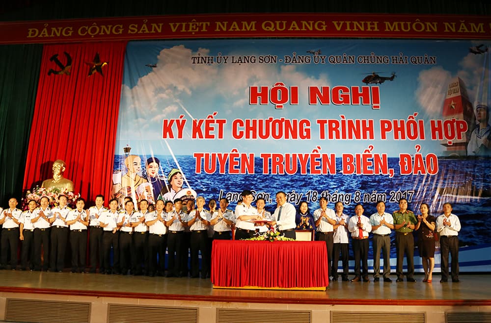 Tỉnh ủy Lạng Sơn-Đảng ủy Quân chủng Hải quân: Ký kết chương trình phối hợp tuyên truyền biển, đảo