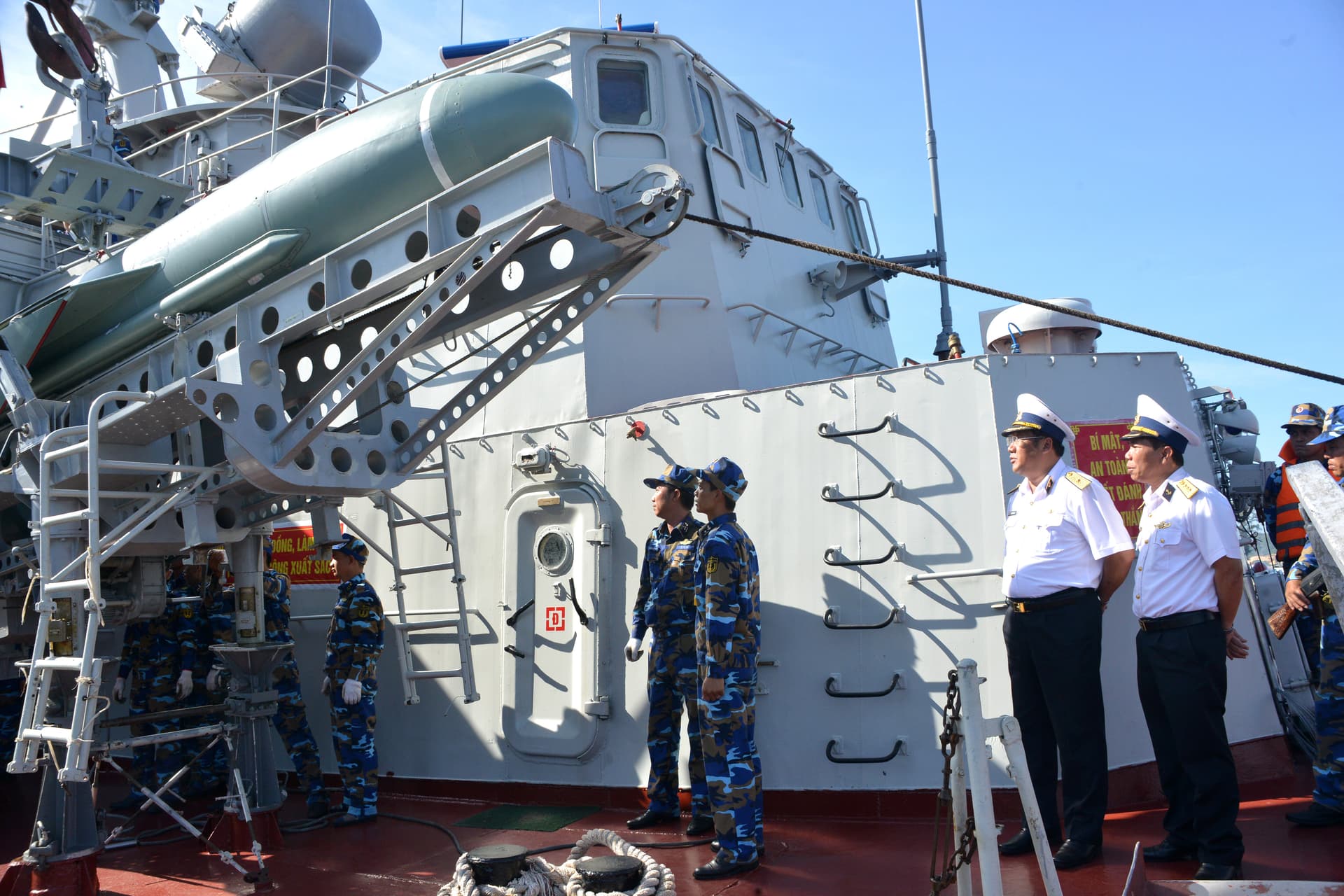 Tiếp tục xây dựng Hải quân nhân dân Việt Nam theo hướng tinh, gọn, mạnh, cơ động, linh hoạt đáp ứng yêu cầu nhiệm vụ trong tình hình mới