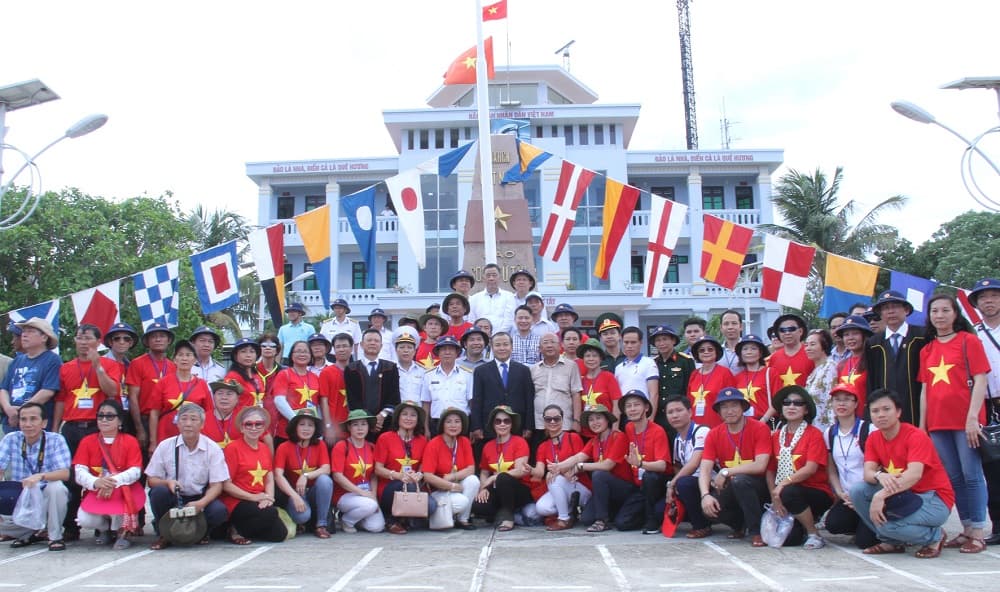 Trường Sa-nơi con tim hòa cùng nhịp đập