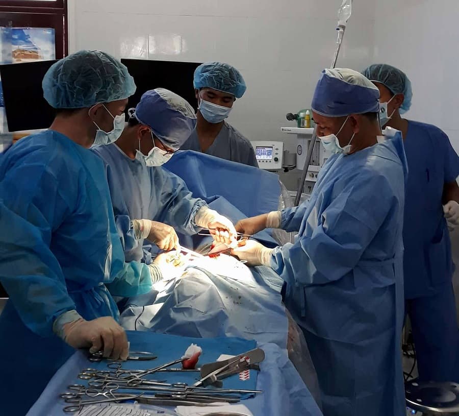 Bệnh xá đảo Song Tử Tây cấp cứu thành công ngư dân bị viêm ruột thừa hoại tử