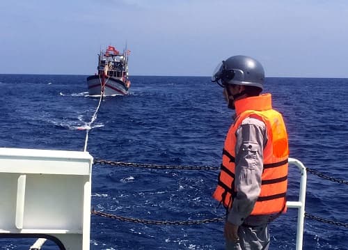 Tàu 365, Vùng 3 Hải quân cứu nạn tàu cá QNg 94635 TS