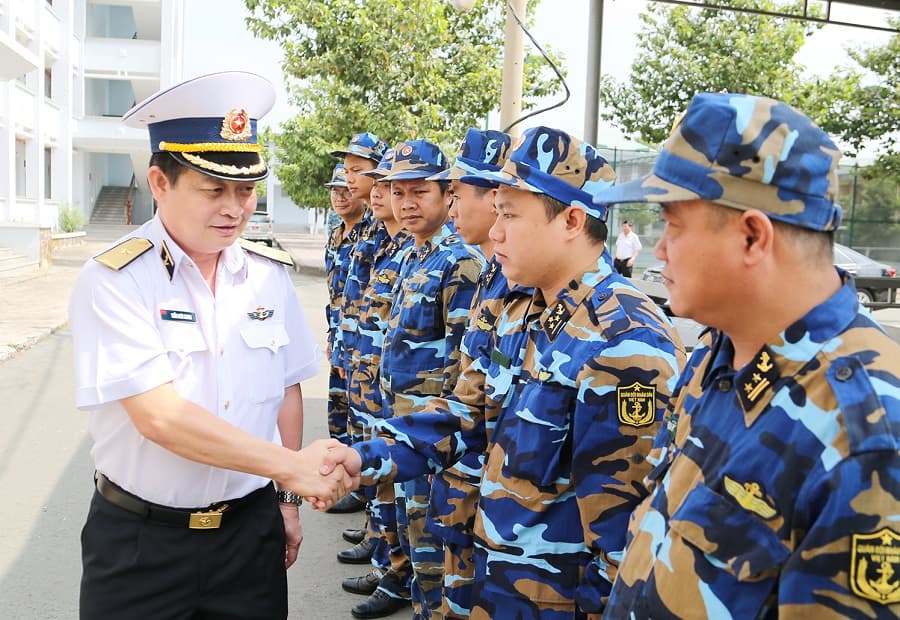 Chính ủy Hải quân kiểm tra một số đơn vị thuộc Vùng 2 Hải quân