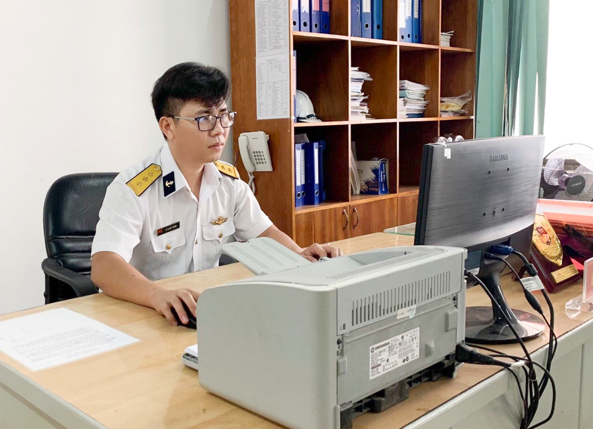 Cán bộ kỹ thuật đa năng