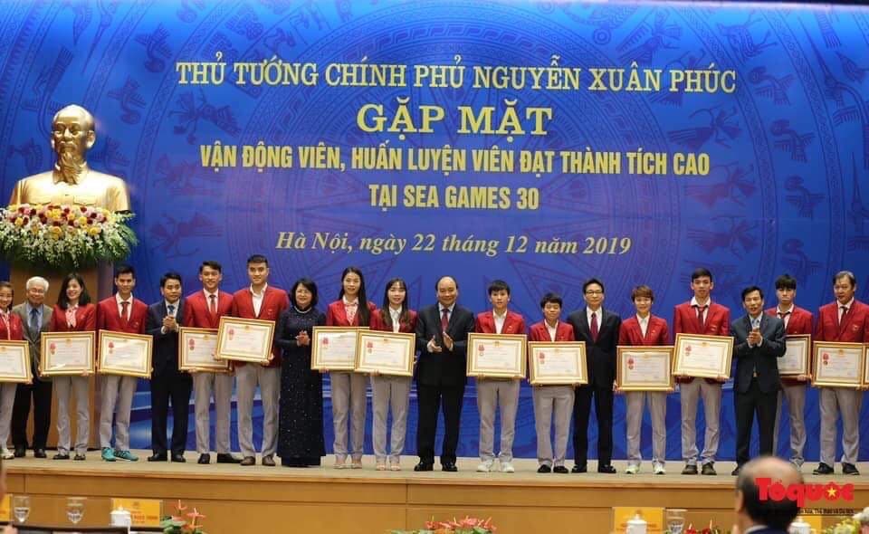 Vận động viên Trần Hưng Nguyên vinh dự nhận Huân chương Lao động hạng Ba