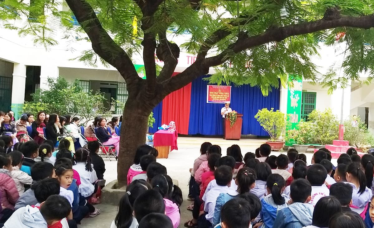 Hơn 2.300 giáo viên, học sinh nghe nói chuyện về biển, đảo