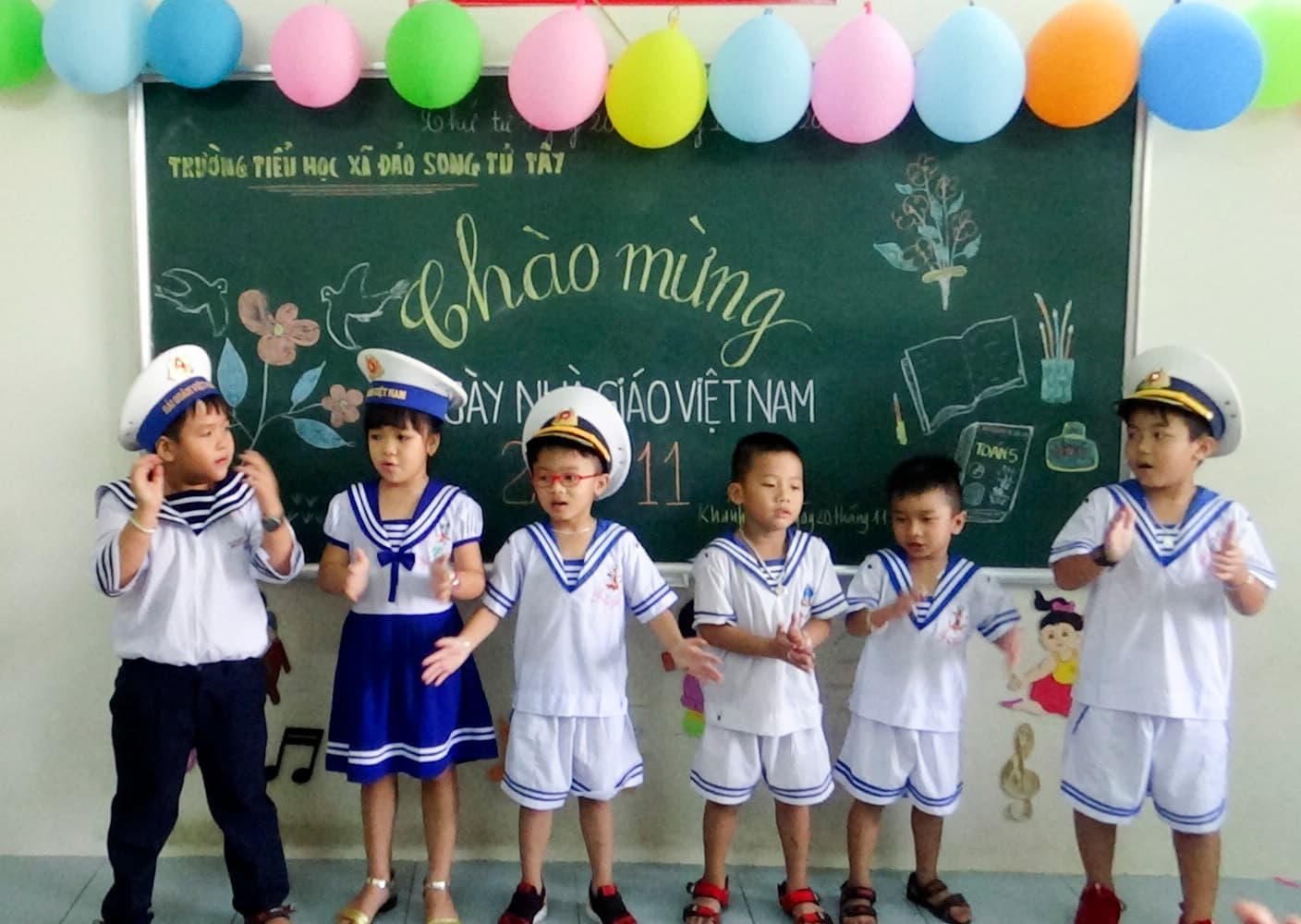 Chúc mừng Ngày Nhà giáo Việt Nam tại Trường Tiểu học xã đảo Song Tử Tây