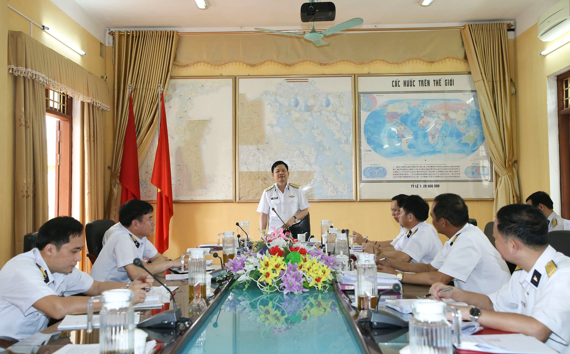 Chính ủy Hải quân kiểm tra Lữ đoàn 679