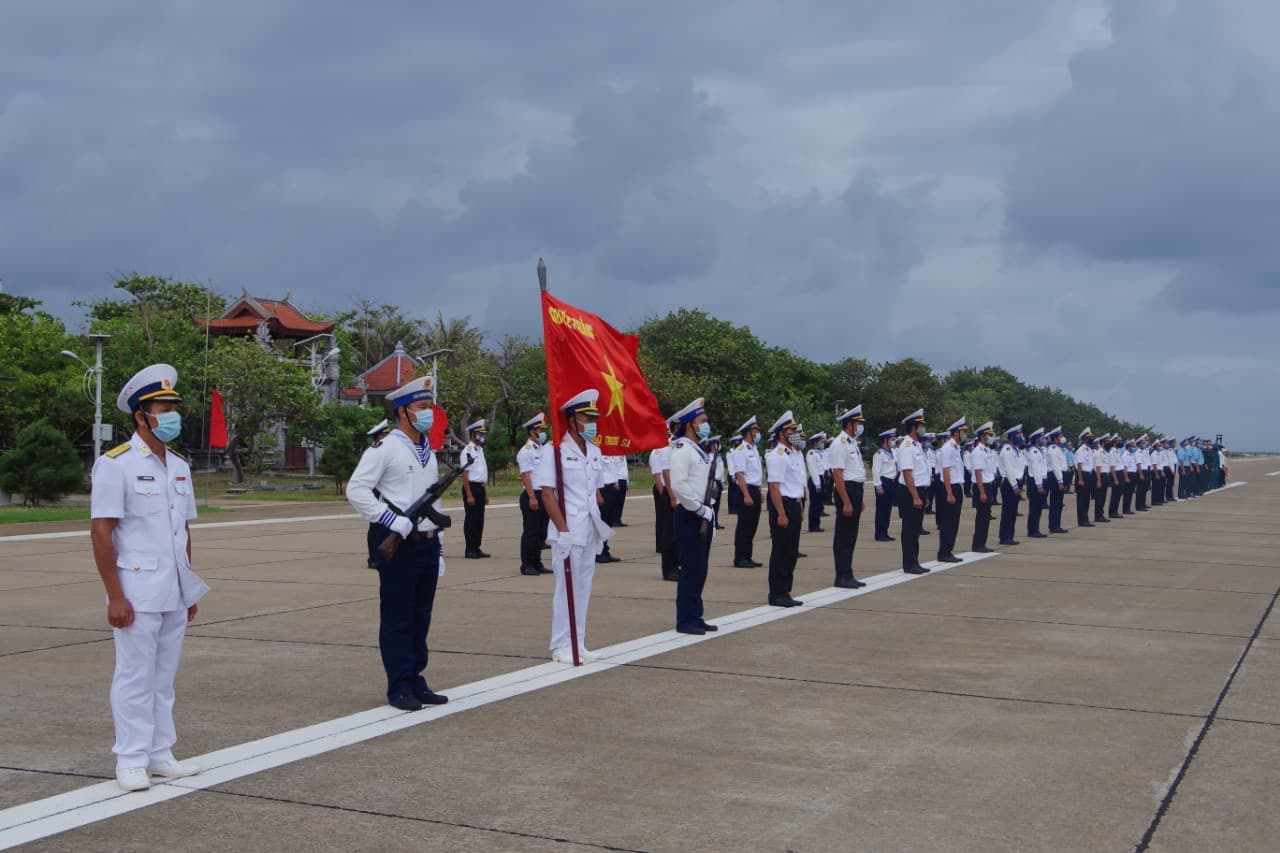 Mít tinh kỷ niệm 45 năm giải phóng quần đảo Trường Sa