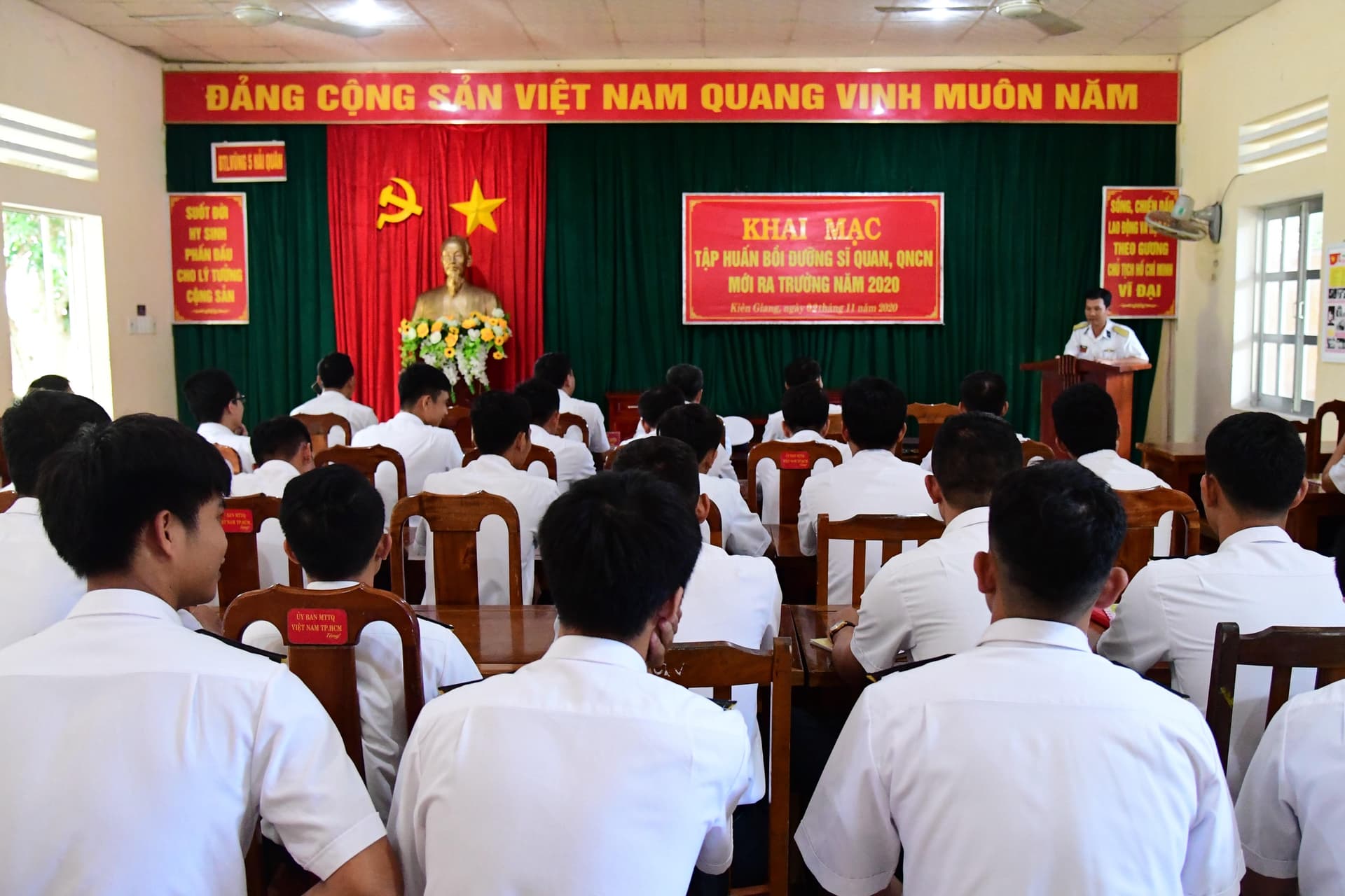 Vùng 5: Tập huấn, bồi dưỡng sĩ quan, QNCN mới ra trường năm 2020